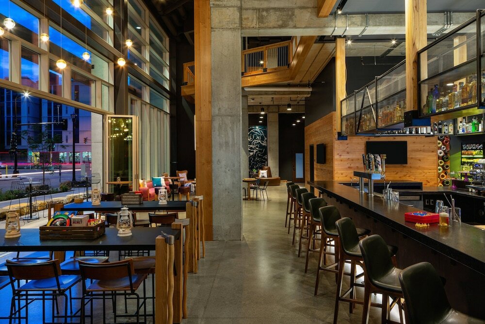 Фото Moxy Minneapolis Downtown