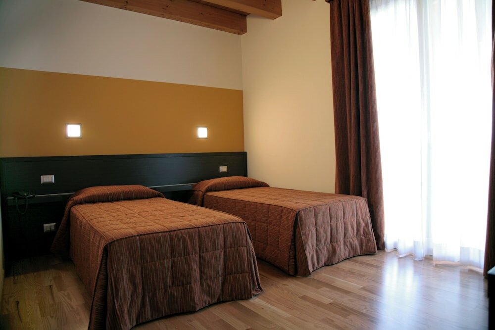 Фото Corte della Rocca Bassa