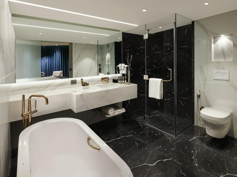 Фото Novotel Mumbai Juhu Beach Hotel