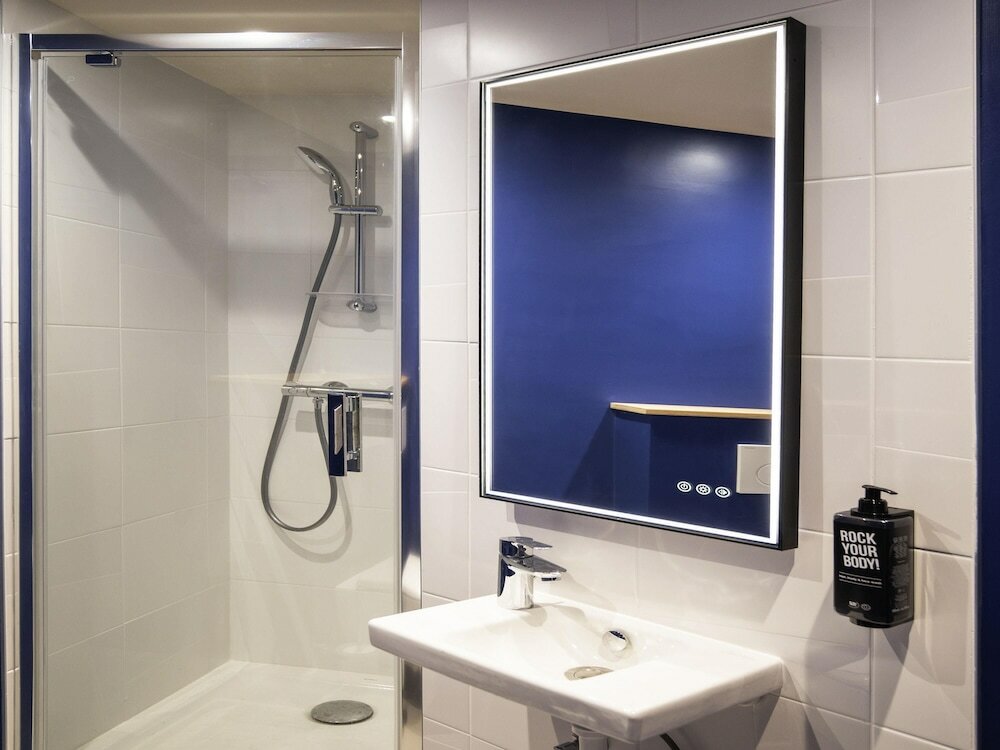 Фото Ibis Styles Paris Opéra Lafayette