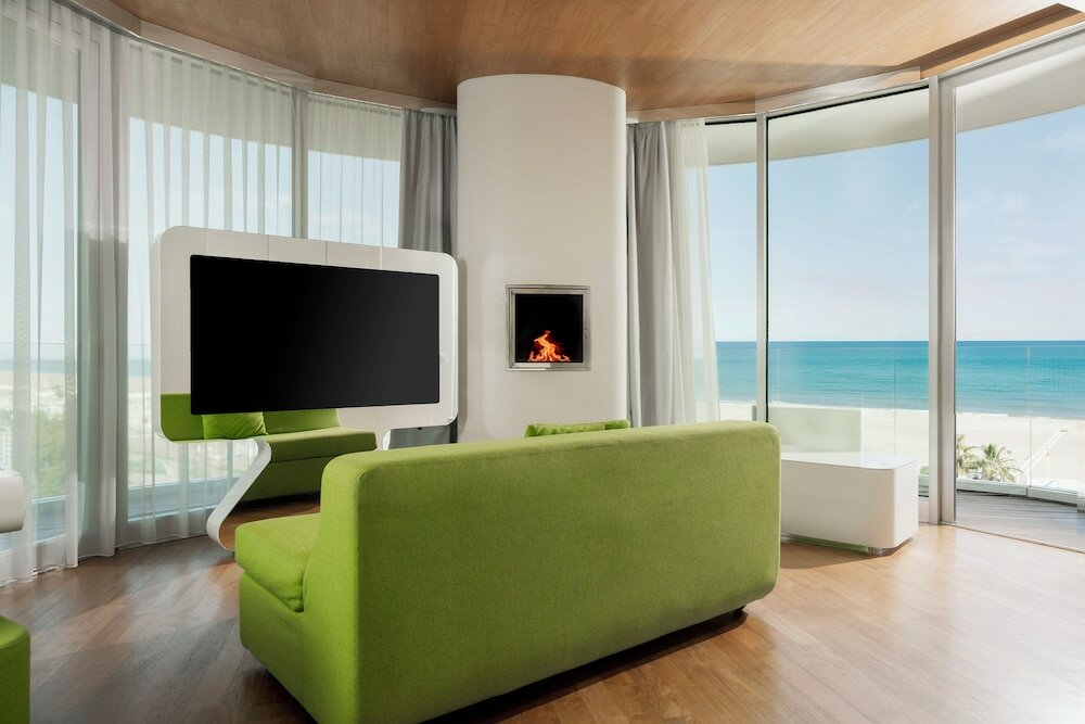 Фото I-Suite Hotel