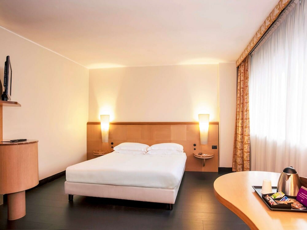 Фото Mercure Roma West