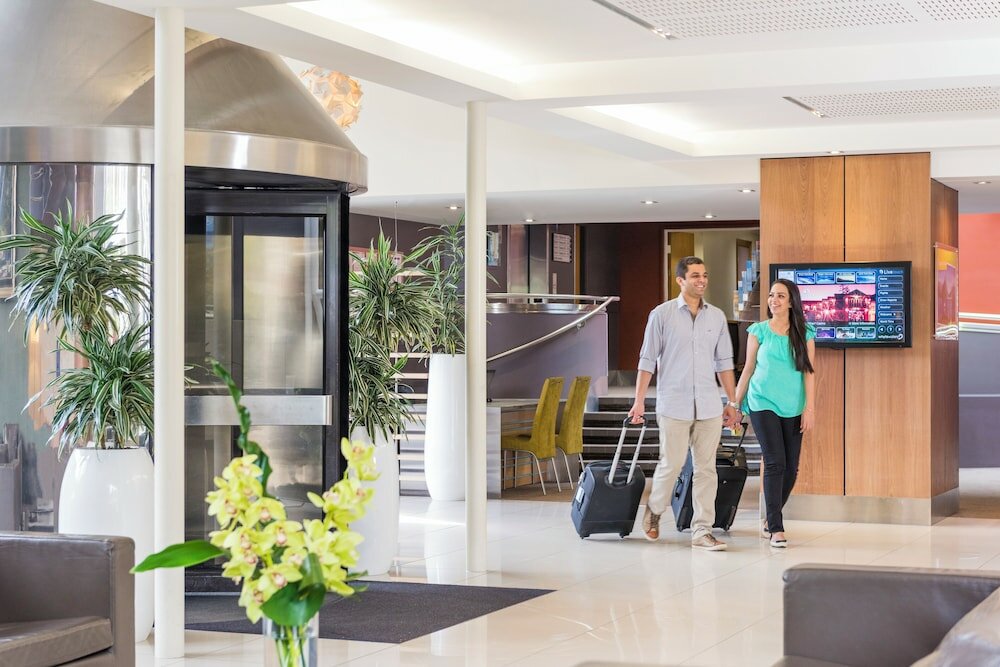 Фото Novotel Queenstown Lakeside