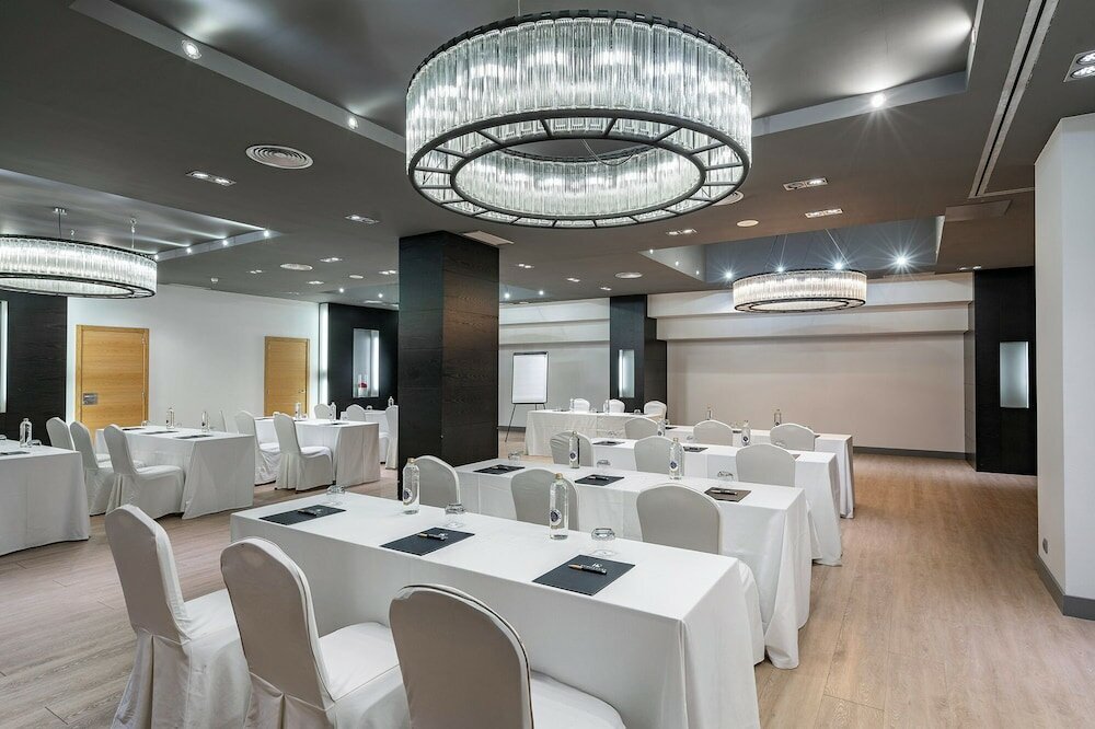 Фото Hotel Silken Coliseum