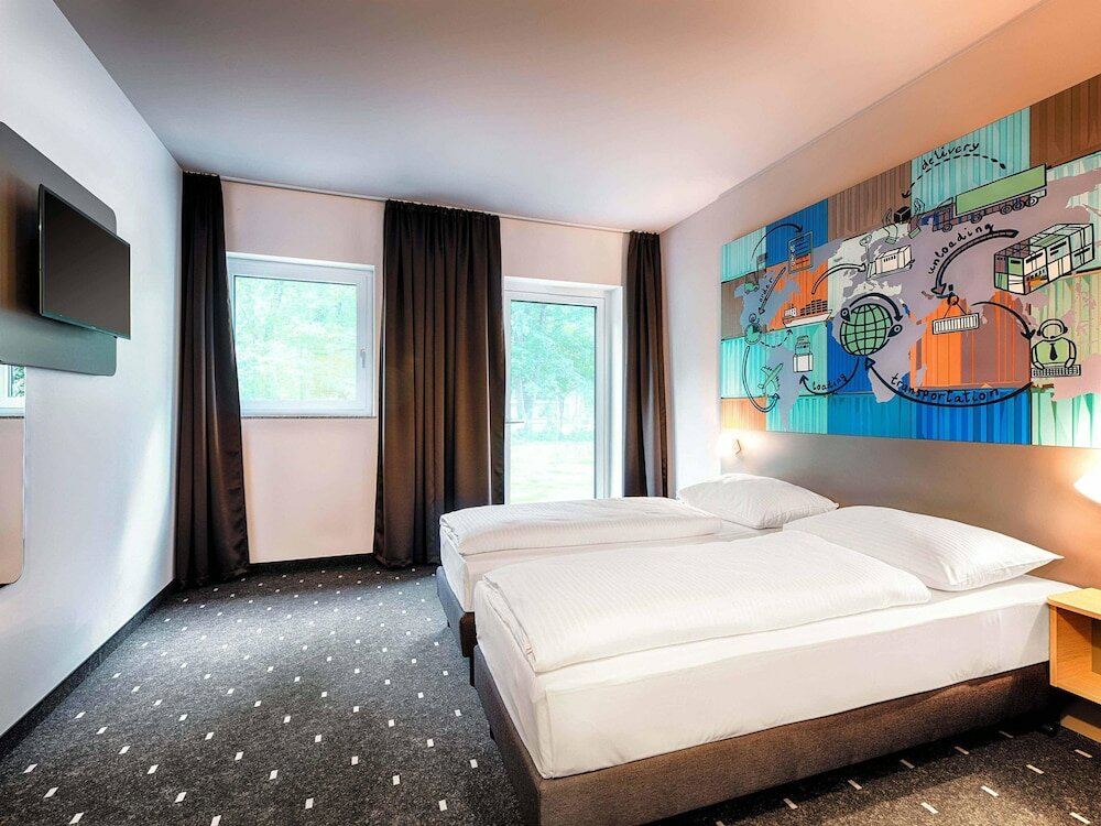 Фото B&b Hotel Stuttgart-Neckarhafen