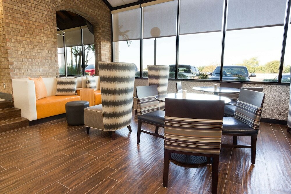 Фото Drury Inn & Suites Austin North
