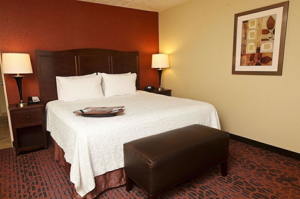 Фото Hampton Inn & Suites by Hilton Fargo Medical Center