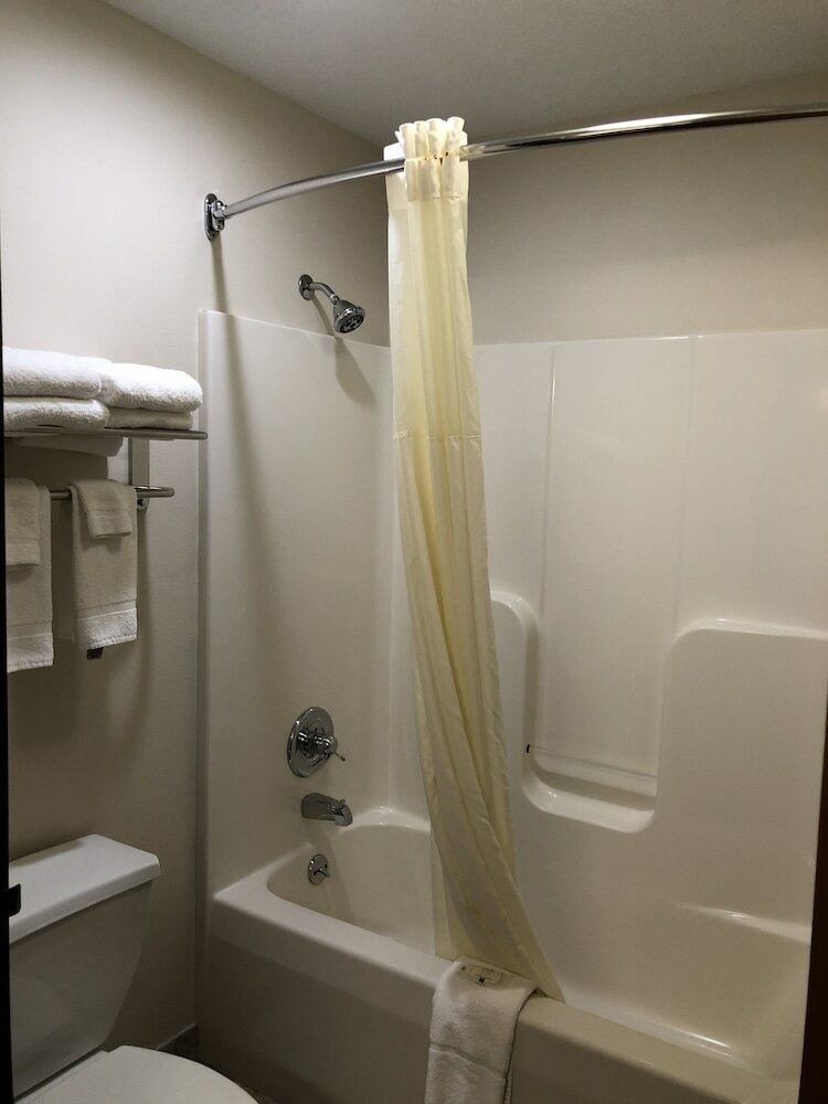 Фото Quality Inn & Suites Sun Prairie Madison East