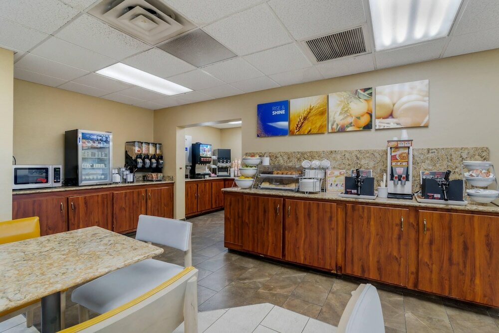 Фото Comfort Inn Bismarck