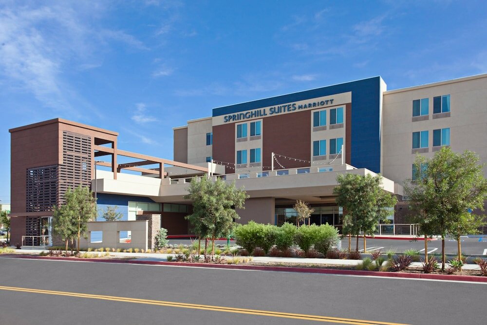 Фото SpringHill Suites by Marriott Huntington Beach Orange County