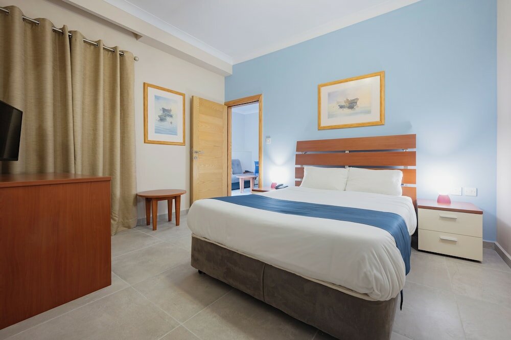 Фото Porto Azzurro Aparthotel