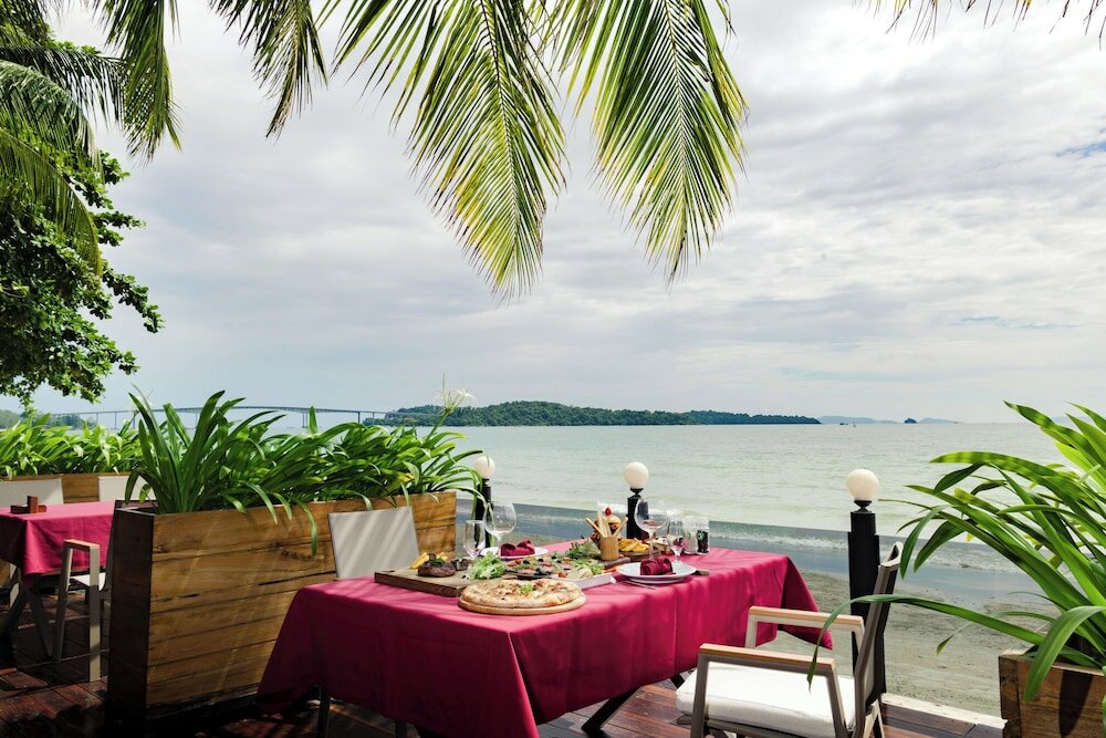 Фото Queenco Hotel & Casino