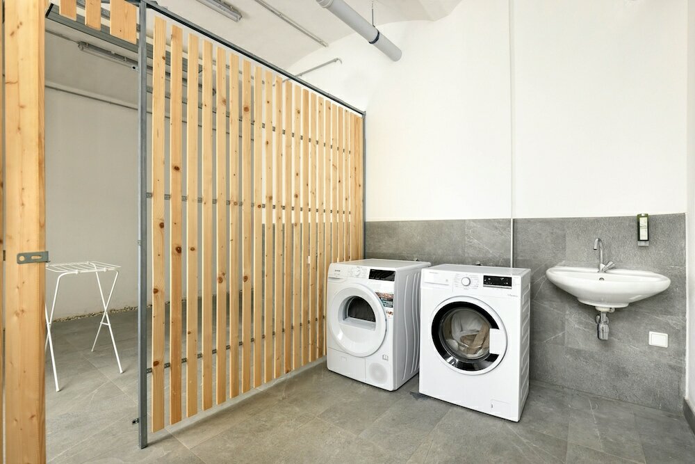 Фото Jimmy's Apartments Emerald