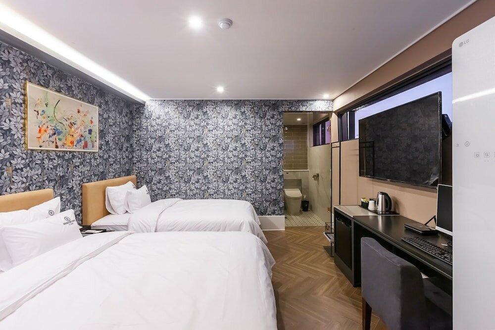 Фото Brown Dot Hotel Sasang Renecite