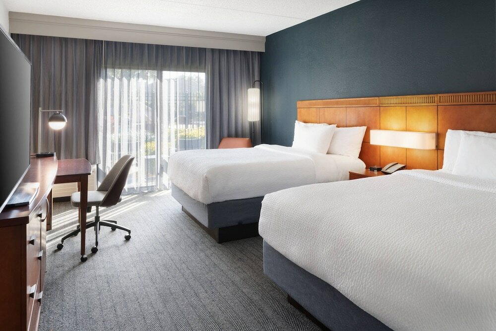 Фото Courtyard by Marriott Tampa Westshore/Airport