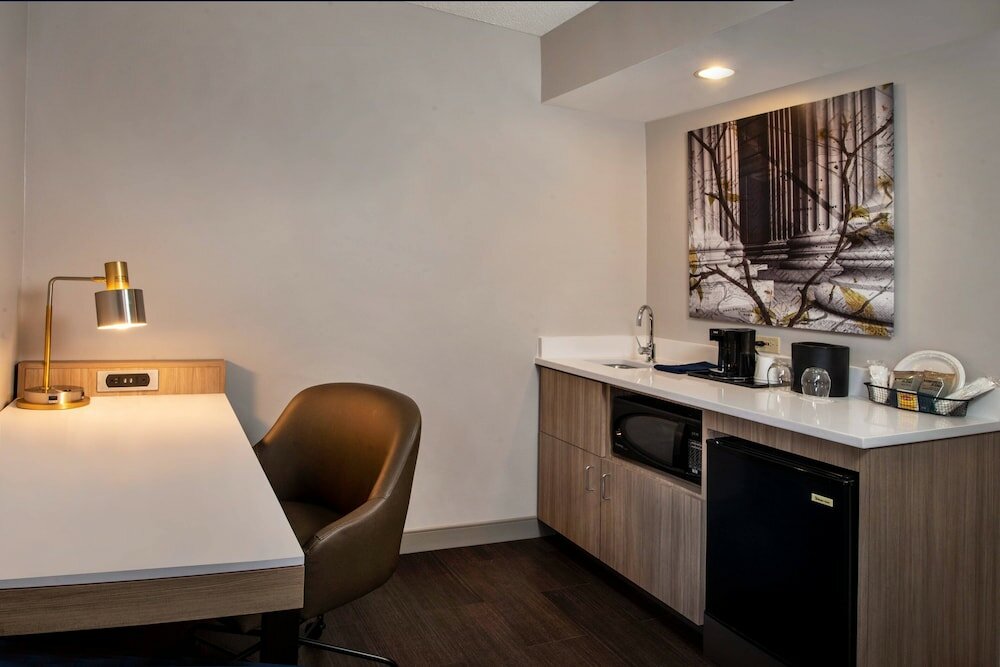Фото SpringHill Suites by Marriott Herndon Reston