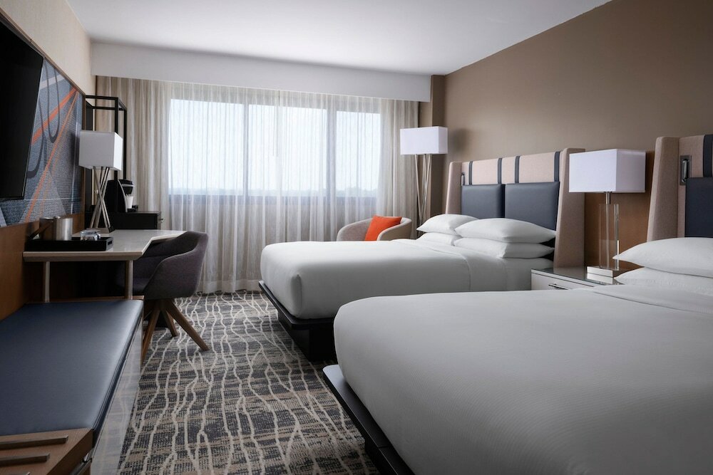 Фото Hilton Nashville Airport