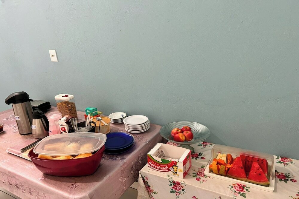 Фото Oyo Pousada Paraná, Cuiabá