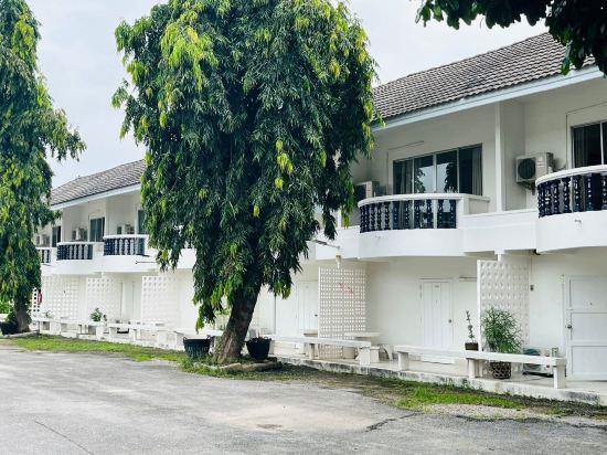 Фото Bang Saphan Resort Hotel