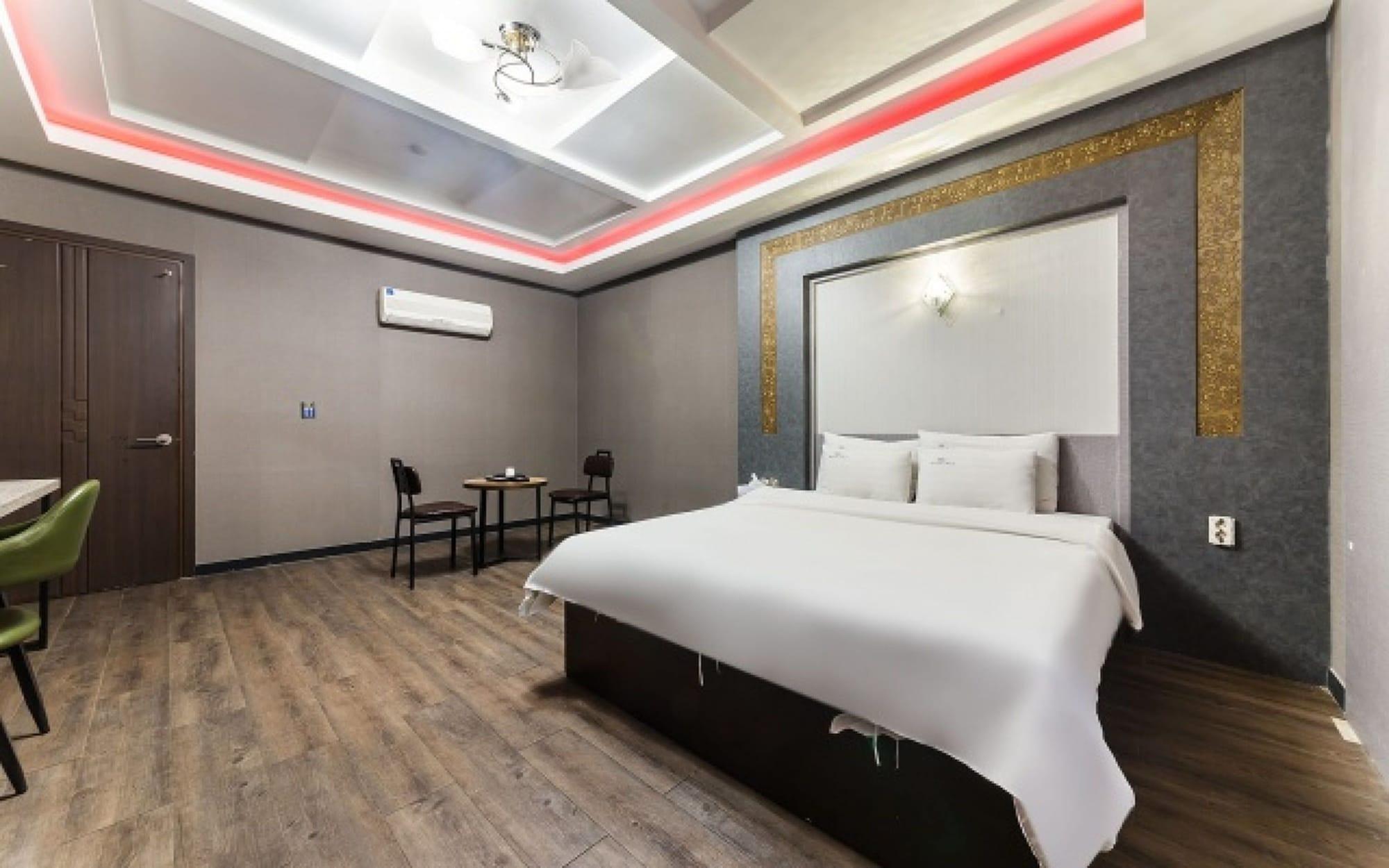 Фото Hotel No. 1