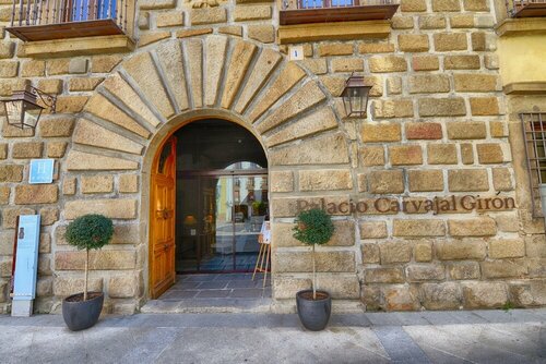 Гостиница Rusticae Palacio Carvajal Girón в Пласенсии