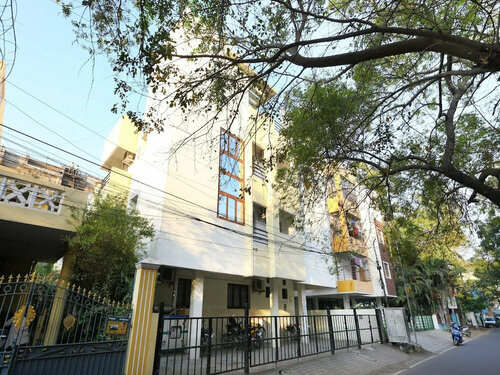 Oyo 20004 SilverKey Kodambakkam