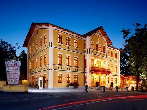 Гостиница Hotel & Restaurant Waldschloss в Пассау