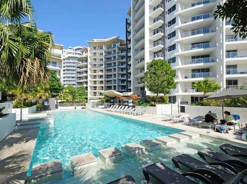 Гостиница Trilogy Surfers Paradise в Голд-Кост