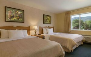 Гостиница Days Inn by Wyndham Penticton Conference Centre