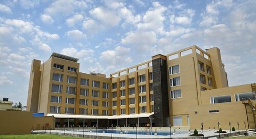 Гостиница Devka Beach Resort в Дамане