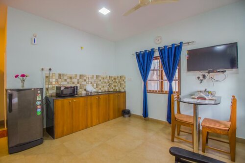 Гостиница Holy Cross Home Stays в Бамболиме