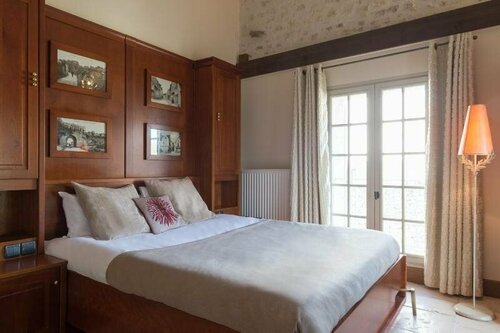 Гостиница Hôtel Aux Vieux Remparts, The Originals Relais в Провене