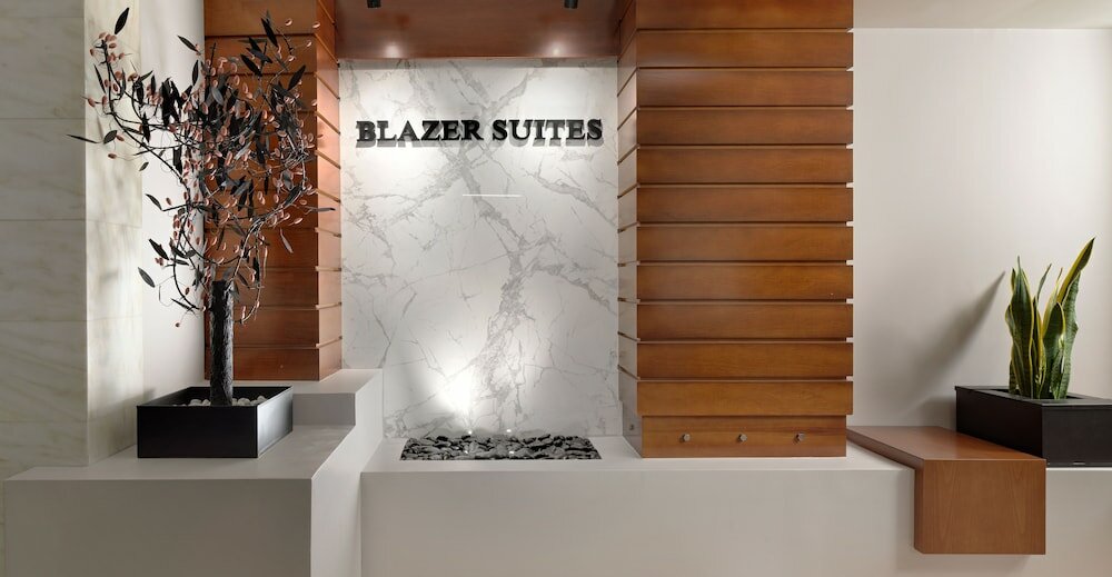 Blazer Suites Hotel - 7