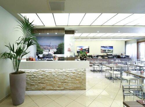Гостиница Best Quality Hotel La Darsena в Монкальери