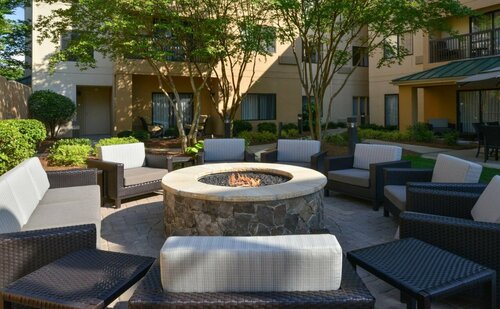 Гостиница Courtyard by Marriott Charlotte/Matthews в Мэтьюзе
