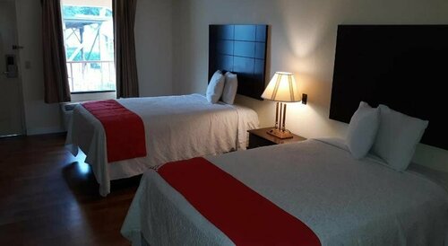Гостиница Days Inn & Suites by Wyndham Brewton в Брютоне