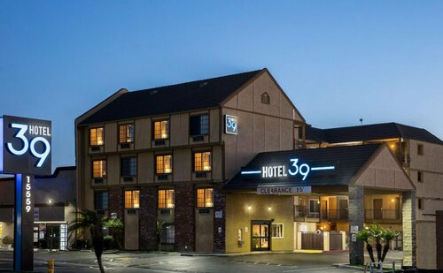 Гостиница Hotel 39 Westminster в Хантингтон-Бич
