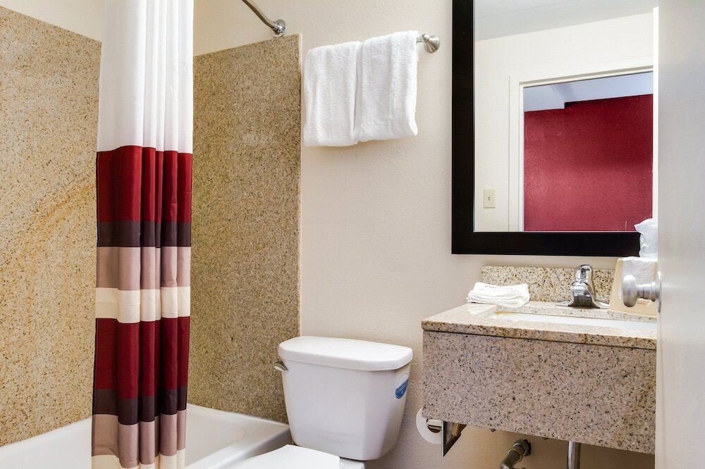 Фото Red Roof Inn York Downtown