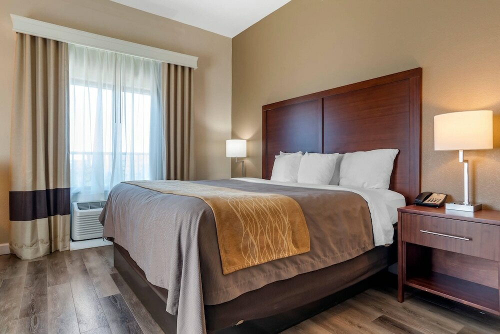 Фото Comfort Inn And Suites