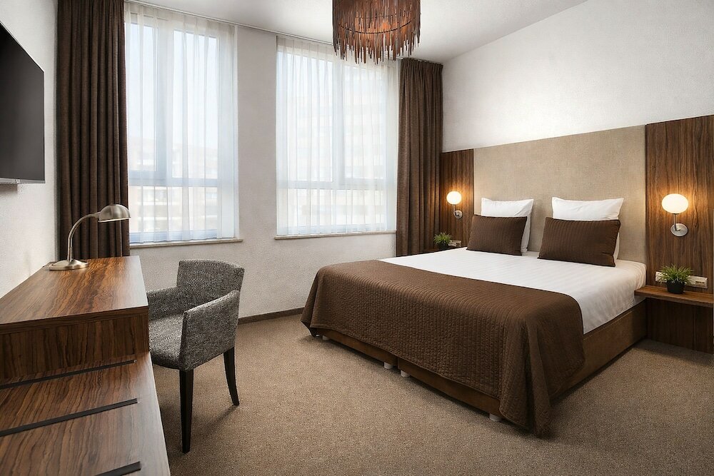 Фото Hotel La Reine