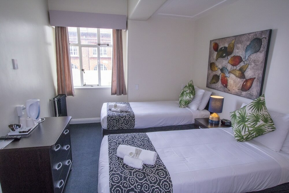 Фото Hotel Waterloo & Backpackers