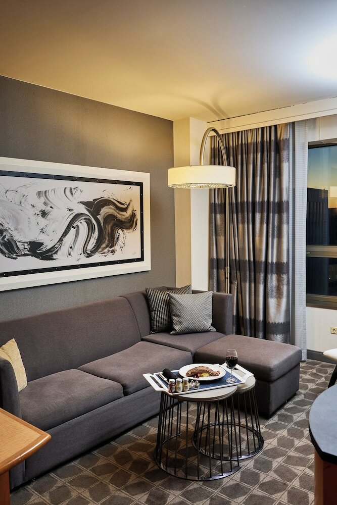 Фото Renaissance Chicago O'Hare Suites Hotel