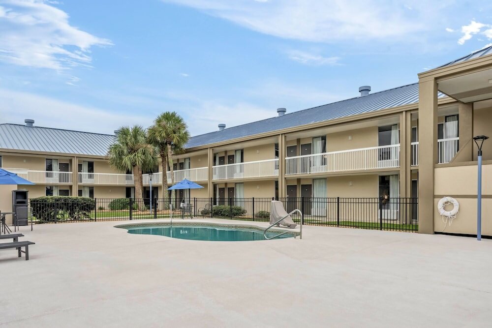 Фото Days Inn by Wyndham Adel I 75