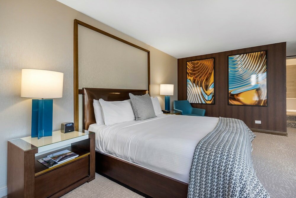 Фото Omni Charlotte Hotel