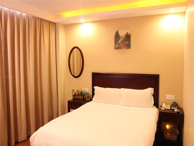 Фото GreenTree Inn Express Hotel