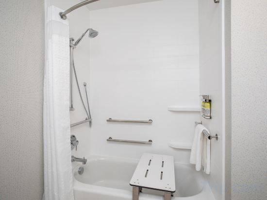 Фото Holiday Inn Express & Suites Ely, an Ihg Hotel