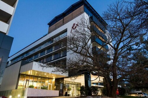 Гостиница Canberra Rex Hotel & Serviced Apartments в Канберре