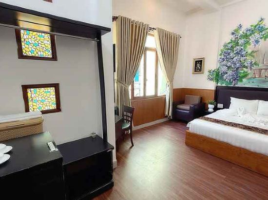 Фото Lilly Hotel