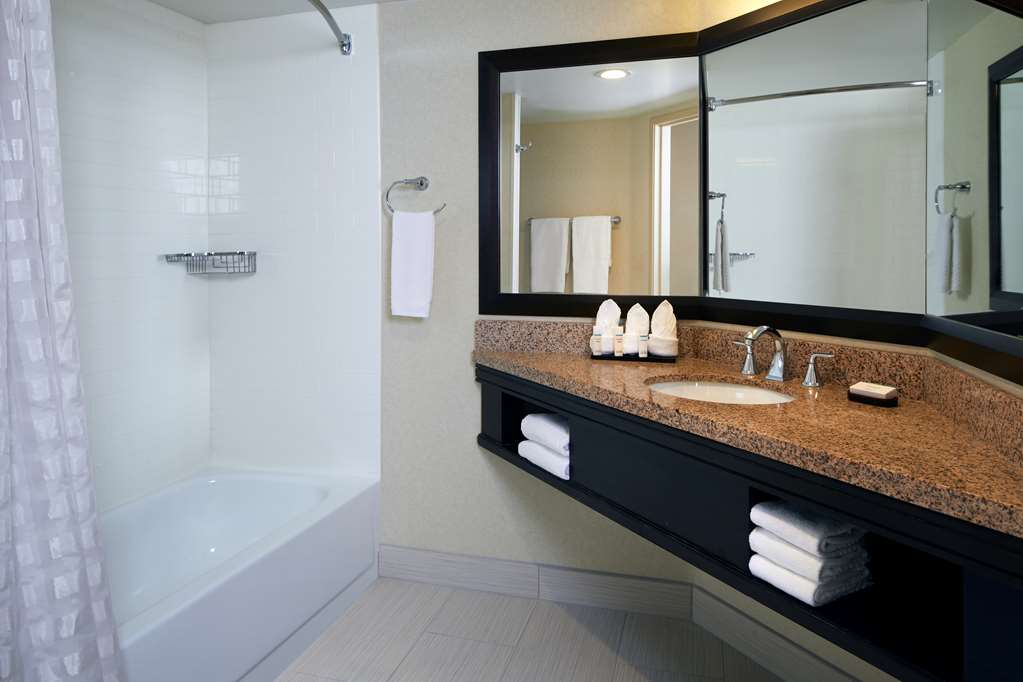 Фото Embassy Suites by Hilton Los Angeles International Airport North