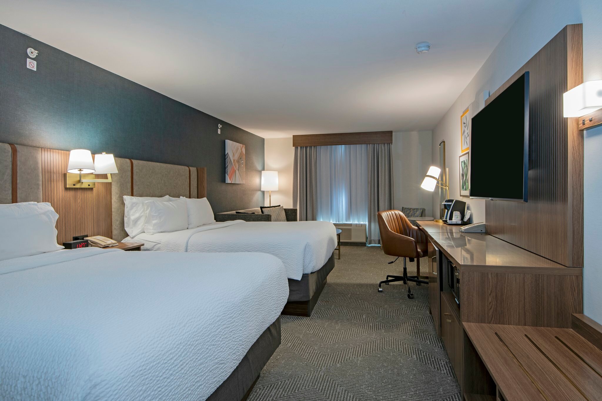 Фото Holiday Inn Hotel and Suites-Kamloops